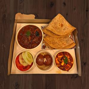 Mushroom Curry With Wheat Paratha Combo (5 Items)