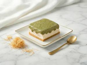 Dubai Kunafa Cheesecake Slice.