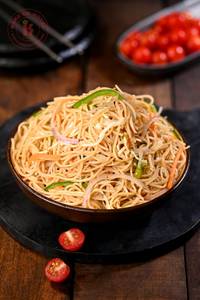 Veg Hakka Noodles