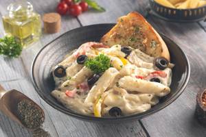 White Sauce Pasta