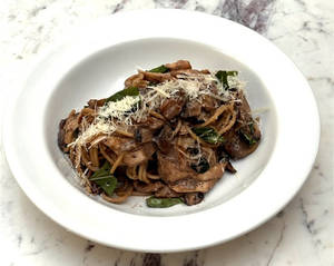 Spaghetti pasta creamy mushroom pasta ragout chicken