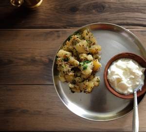 Navratri Vrat Aalu Hinjira And Tamatar Fry 500 Gram And 250 Gram Dahi