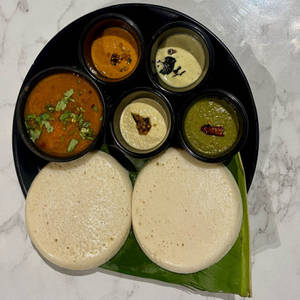 Thatte Idli (2 Pcs)