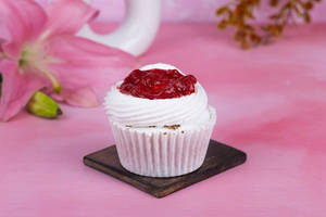 Vanilla Strawberry Cupcake (2 Pcs)