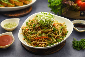 Veg Hakka Noodles