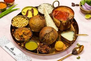 Special Dal Bafla Ladu