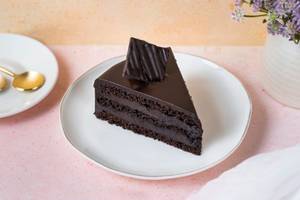 Triple Chocolate Cake Pastry