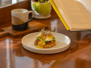 Avocado Eggs Benedict