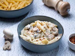 CHEESY CHICKEN PASTHA