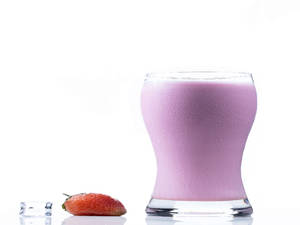STRAWBERRY MILKSHAKE