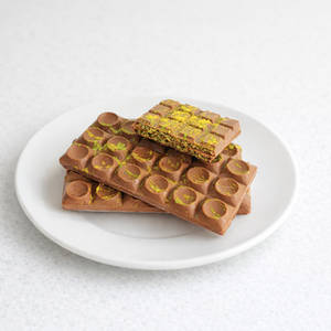 Kunafa Chocolate Bar