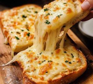 Cheese garlic bread