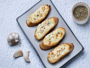GARLIC TOAST