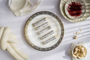 Kaju Kesar Roll