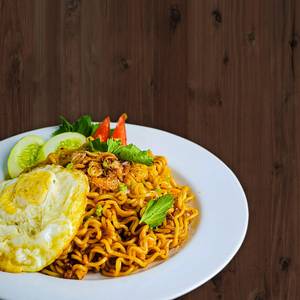 Roasted Egg Maggi