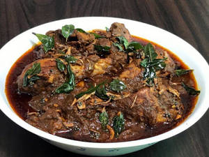 Varutharacha Chicken Curry