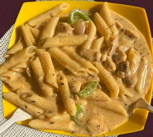 Vegetable white sauce pasta