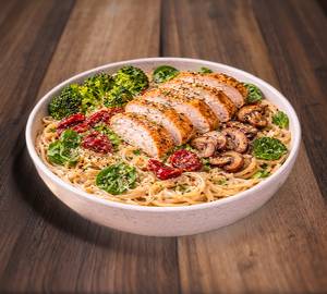 White Sauce Whole Wheat Noodles (Egg Chicken)