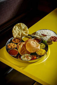 South Indian Thali [Puri]