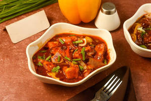 Schezwan Curry(paneer/mushroom)