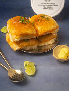 Extra Amul Pav