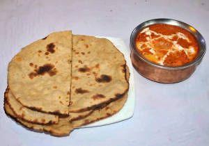 Butter Gravy Chaap +6 Tandoori Roti