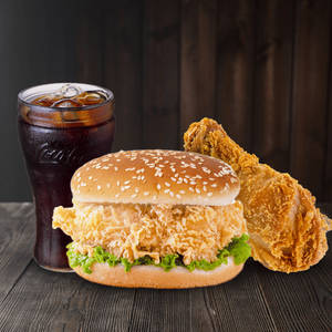 Crunchy Burger Meal [Crunchy Burger 1 pcs, Fried Chicken 1 pcs]