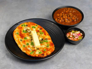 Paneer Matar Kulcha