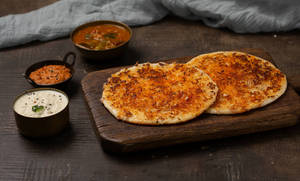 Onion Podi Uttapam - 2 Nos