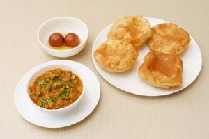 Chana Masala With Puris (5 Nos) + Chaas