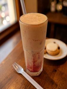 mango strawberry smoothie