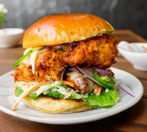 Crispy chicken burger