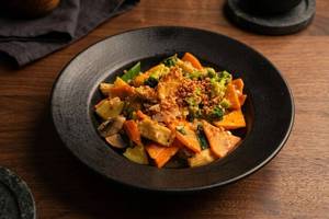 Stir Fried Seasonal Vegetable Dry