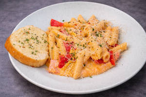 Spicy Siracha Pasta
