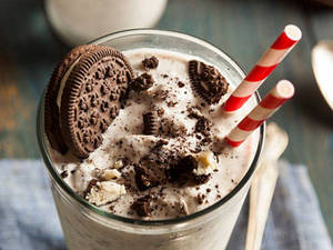 Vanilla Oreo Shake