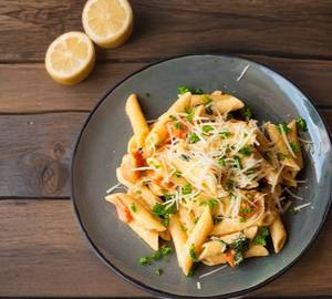 Creamy alfredo pasta veg