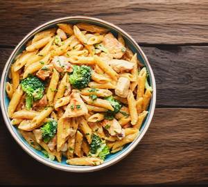 Creamy alfredo pasta non veg chicken