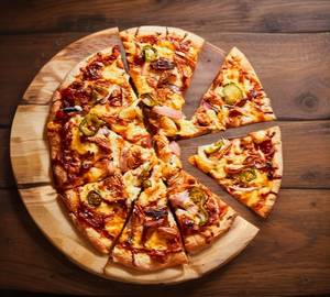 Shredded barbeque chicken pizza