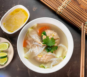 Kiew Nam Gai ( Thai Chicken Wonton Soup )