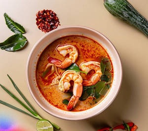 Tom Yum Kung ( Spicy & Tangy Thai Prawn Soup )