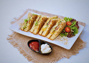 Vegetable Club Cheese Sandwich With Fries & Dip
