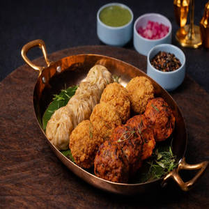 Dilli Ke Khas Momos Platter (Veg)