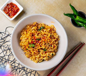 Bah Mee Pad Tom Yum Kai ( Egg Tom Yum Ramen )