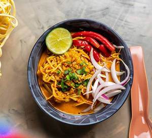 Khao Soi Veg ( Northern Thai Veg Curry Noodles )