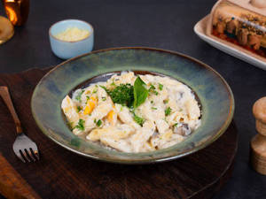 Penne Alfredo Pasta (Chicken)