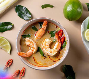 Tom Kha Kung ( Thai Coconut & Lemongrass Prawn Soup )