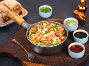Hakka Noodles Chicken