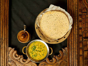 Gharwali Khichdi With Papad