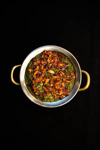 Palak Lasooni