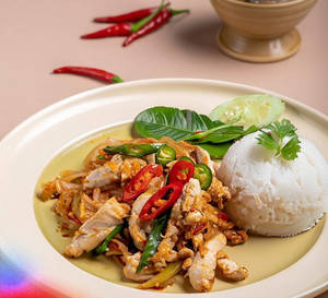 Pad King Hed Gai ( Thai Chilli Ginger Chicken Stir-fry With Steamed Rice )